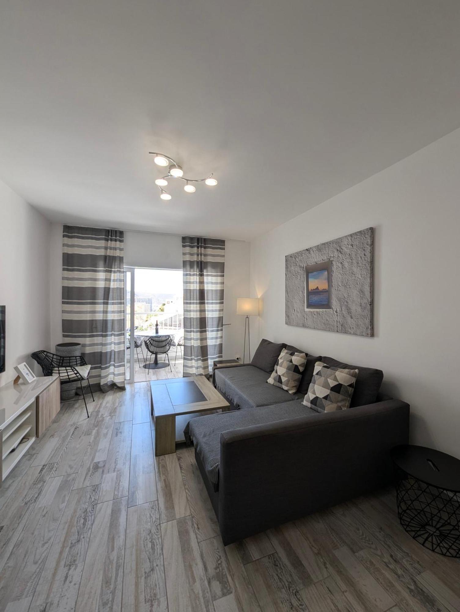 Cozy Apartment In Los Cristianos Guincho  Extérieur photo