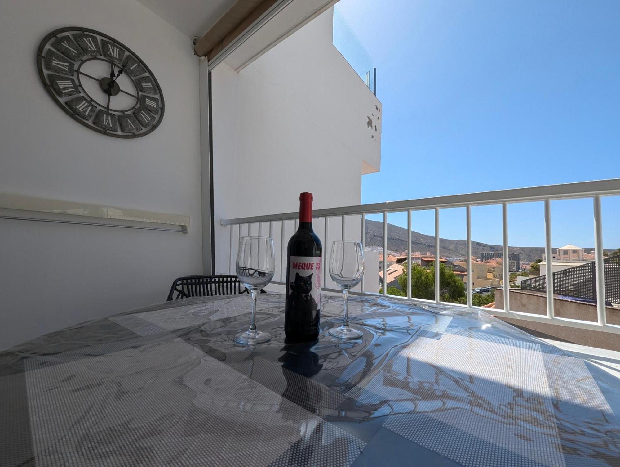 Cozy Apartment In Los Cristianos Guincho  Extérieur photo